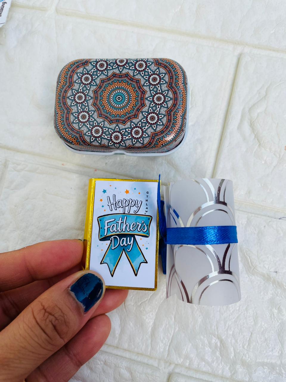 Customized Tin Mini Album (14 Photos)