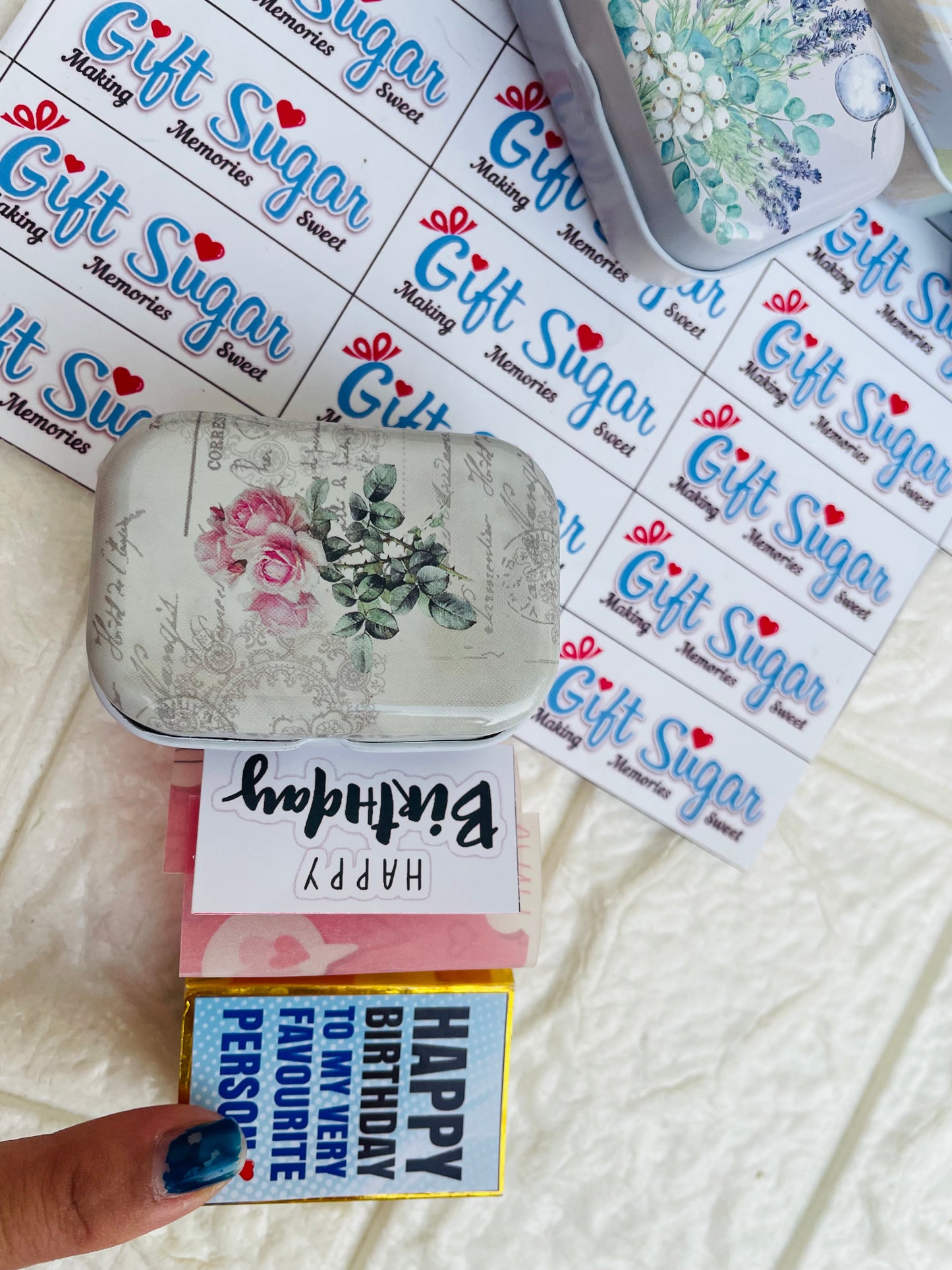 Customized Mini Tin Album (25 Photos)