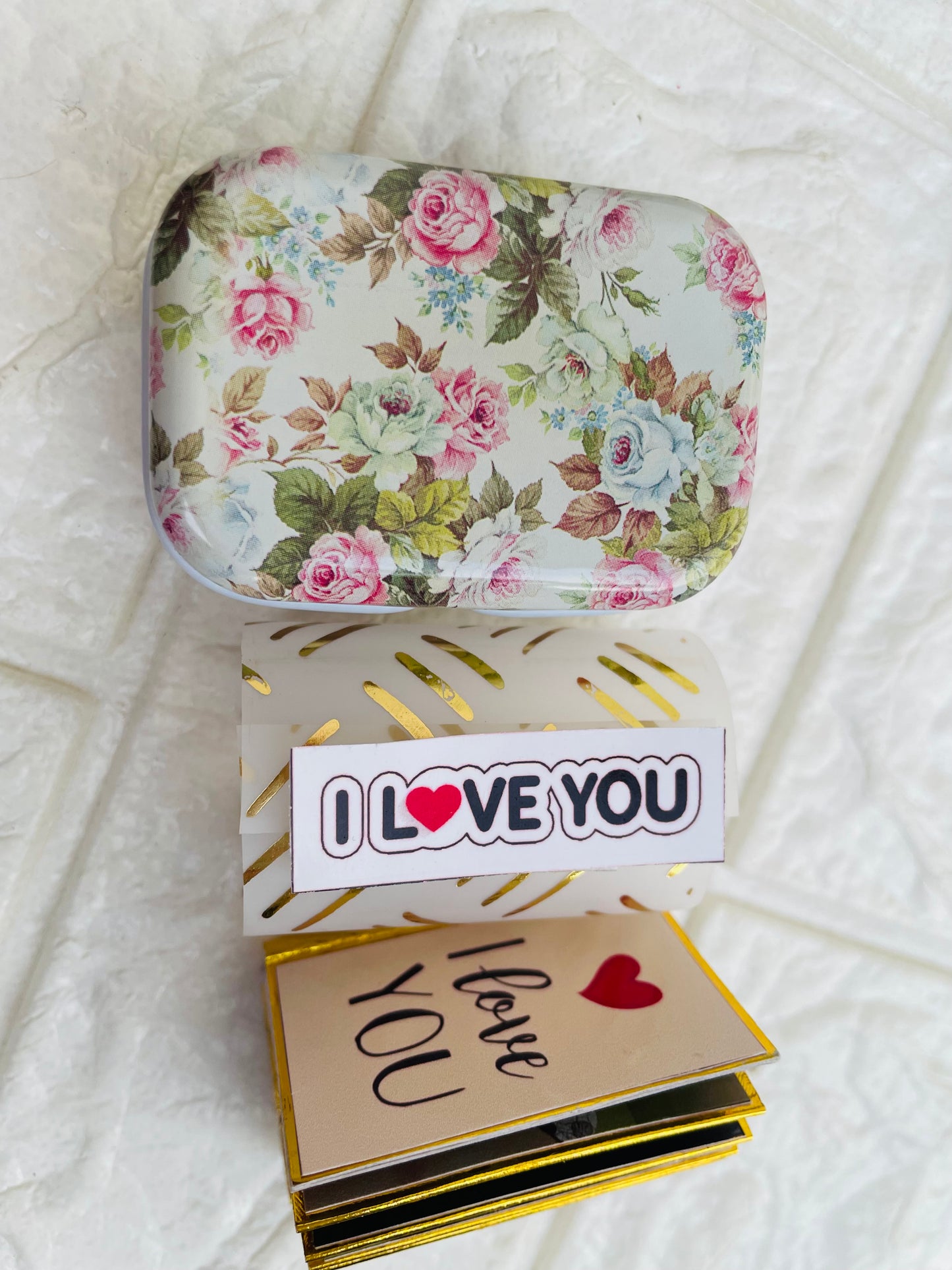 Customized Mini Tin Album (25 Photos)