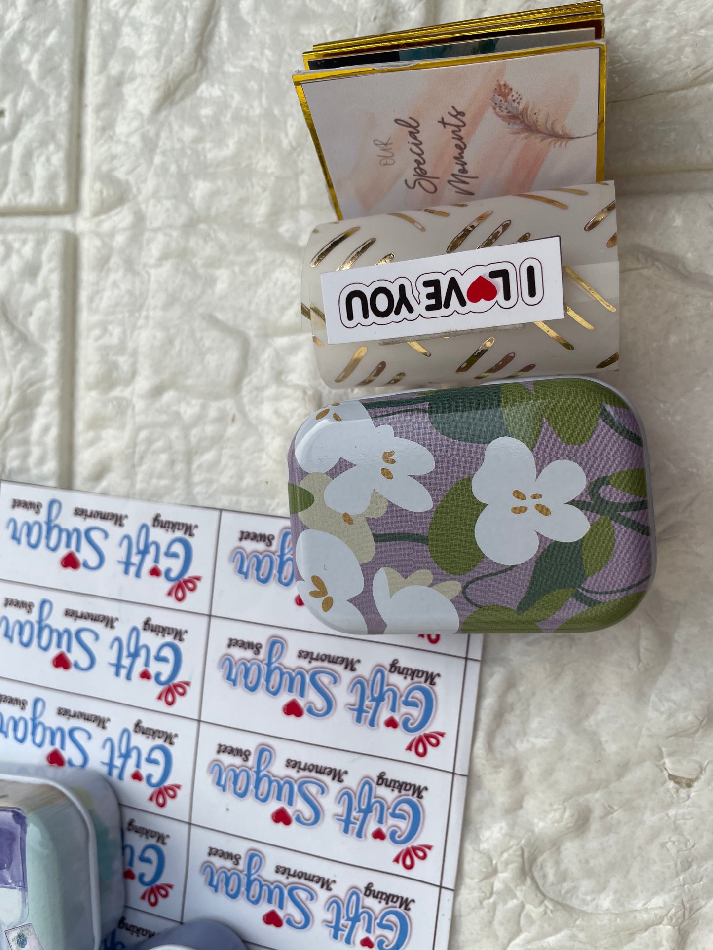 Customized Mini Tin Album (25 Photos)